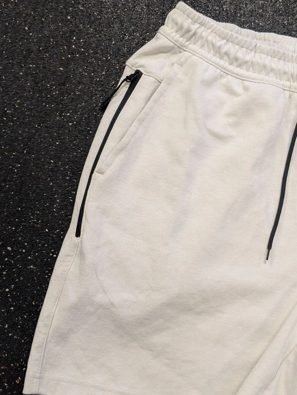 Nike Sportswear Tech Fleece Shorts Light Bone DD5301-210 Size 2XL